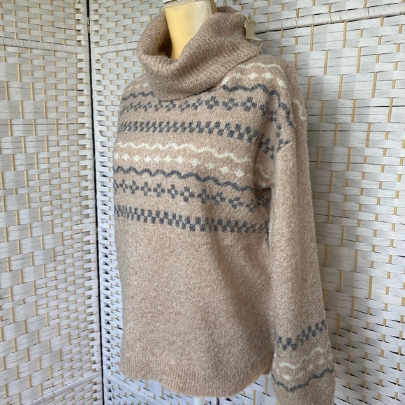 NWT Hem & Thread Fair Isle Turtle Neck Sweater Ivory and Tan with Blue colors - Picture 6 of 12